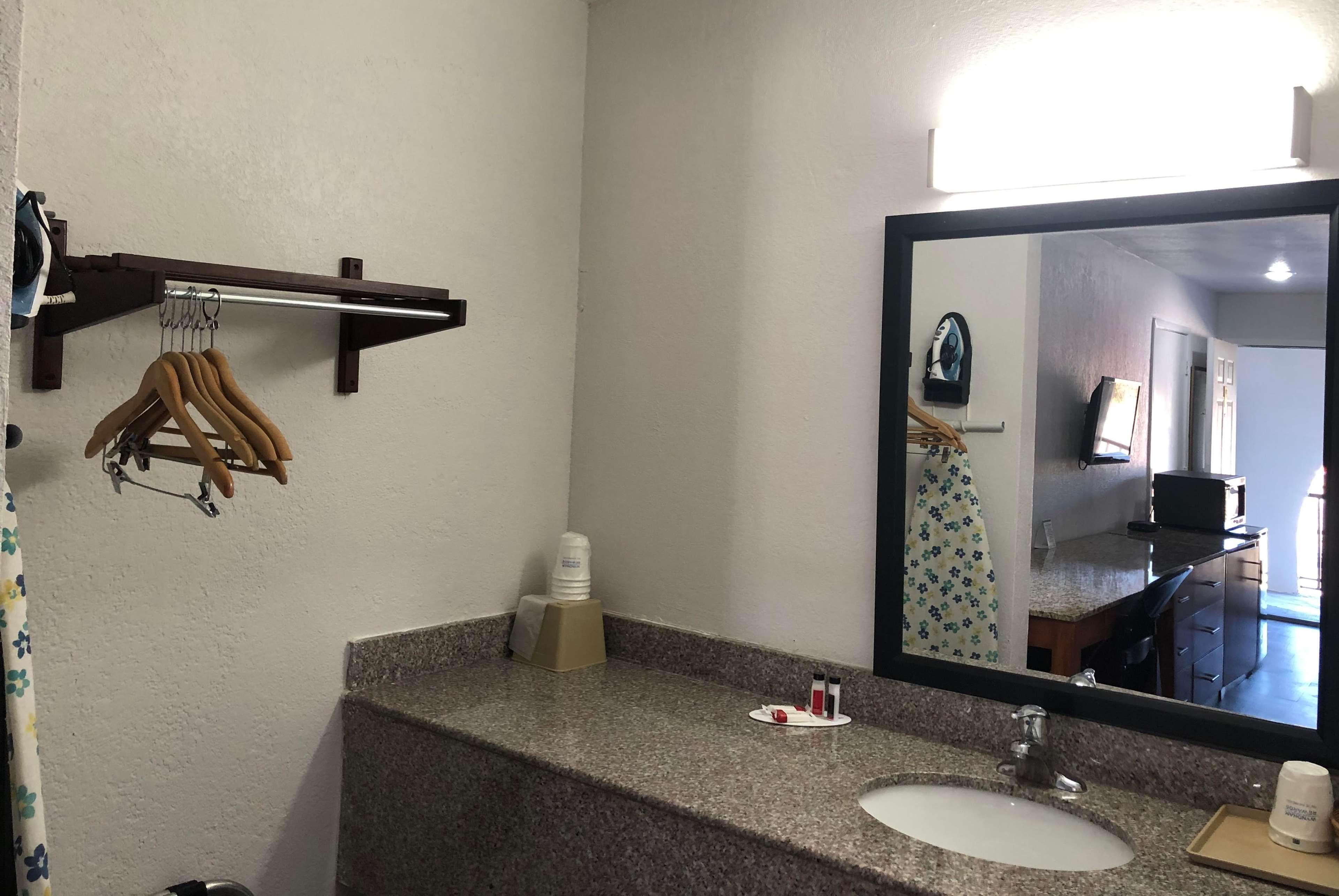 Super 8 By Wyndham - Canton, Texas Bagian luar foto