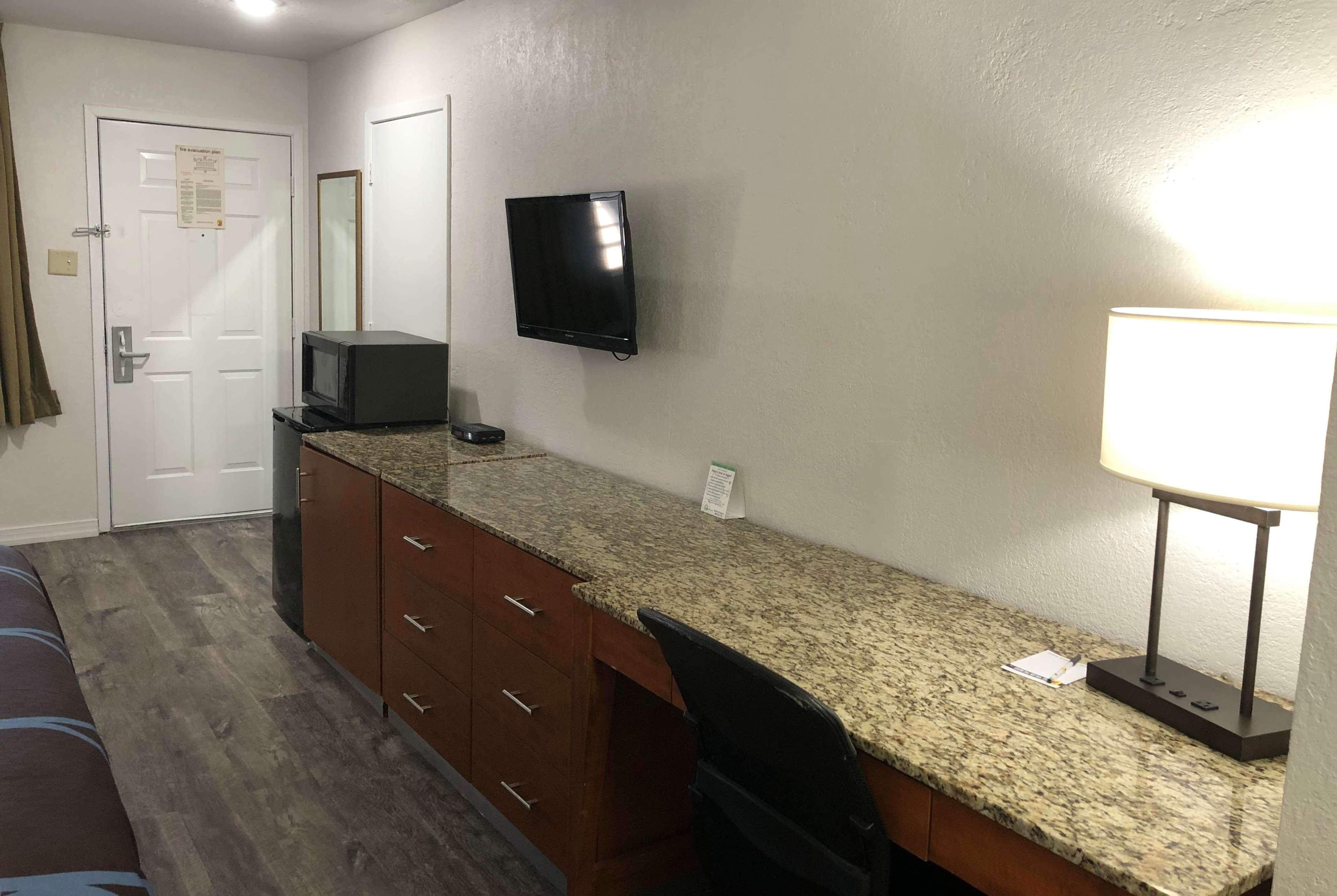 Super 8 By Wyndham - Canton, Texas Bagian luar foto