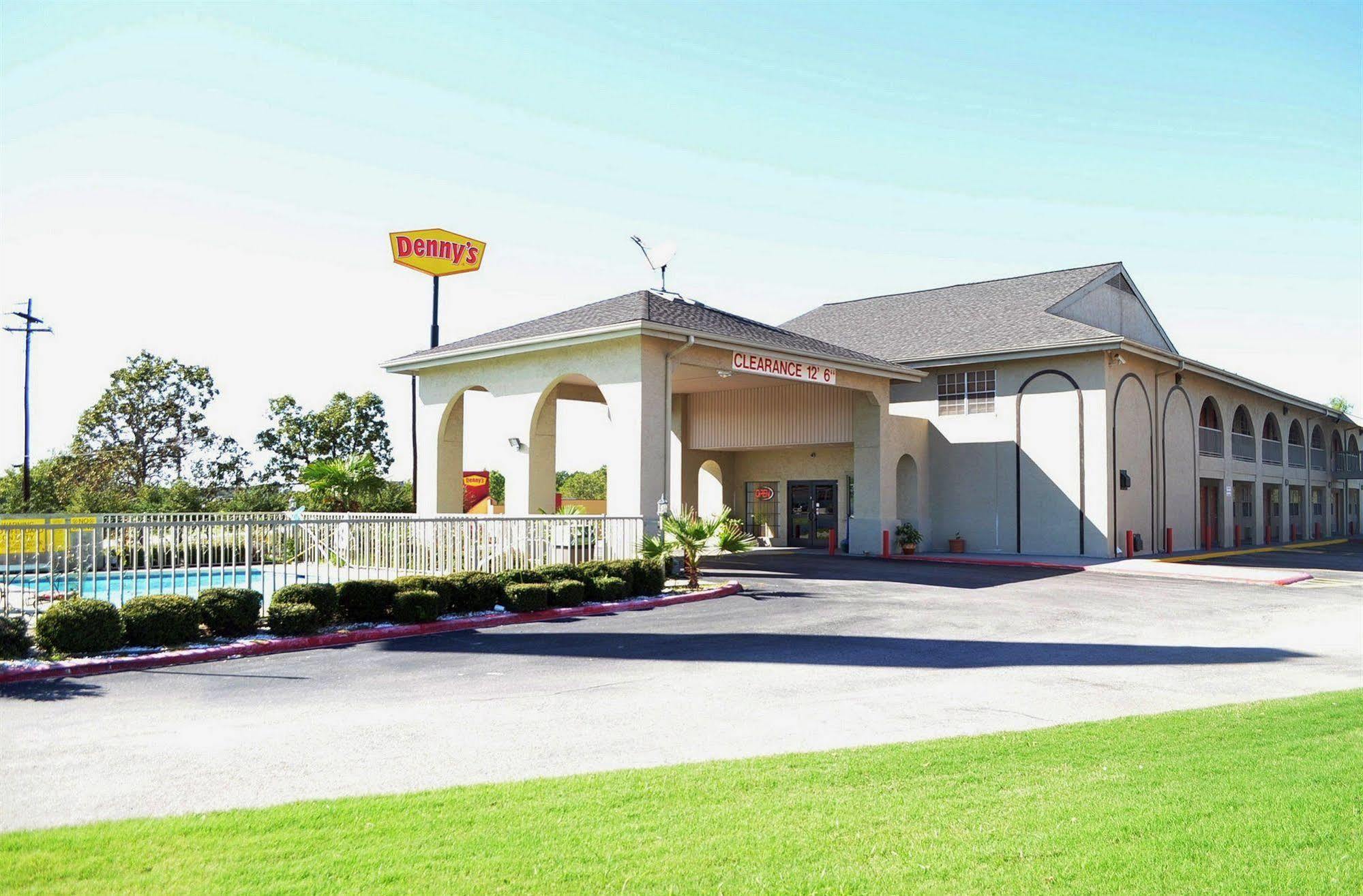 Super 8 By Wyndham - Canton, Texas Bagian luar foto